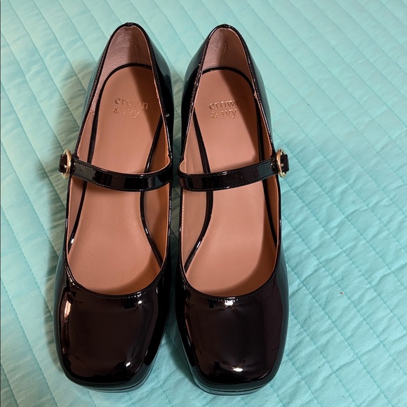 Crown & Ivy Black Patent Mary Jane Heels - Picture 3 of 13